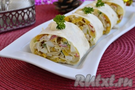 Крабовый салат в лаваше