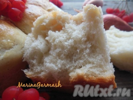 Вот такие мягкие и воздушные внутри луковые булочки (как на фото).
