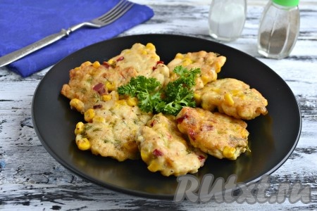 Куриные котлеты с кукурузой