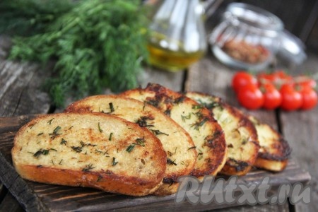 Греночки переложить со сковороды на тарелку и в горячем виде подать к столу. Гренки из белого хлеба, приготовленные с молоком и яйцом, получаются очень аппетитными. Это вкусное, простое и сытное блюдо станет прекрасным завтраком или перекусом для всей семьи.
