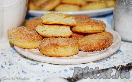 Подаем вкусное, нежное и мягкое творожное печенье к столу.
