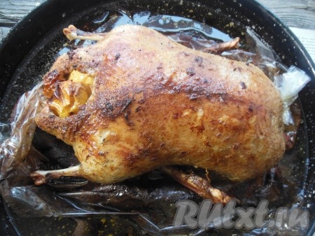 Вот такая румяная получается уточка.