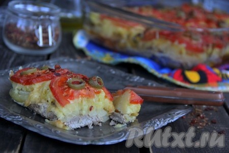 Вот такие аппетитные кусочки мяса с очень нежной и сочной начинкой получаются. Приготовьте свинину по-гусарски и вы ещё не раз вернётесь к этому рецепту.