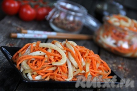 Вот такое яркое и аппетитное хе с кальмарами и морковью получилось. Очень вкусно, всем советую!
