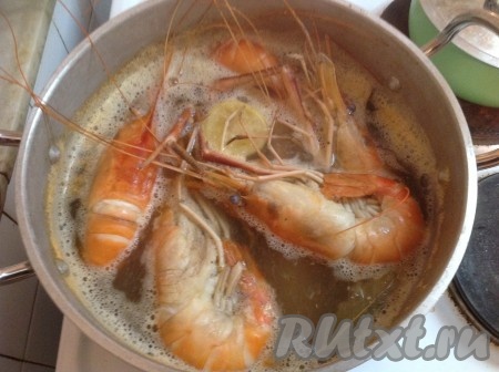 По истечении указанного времени выключаем огонь - наши бэби лобстеры готовы!