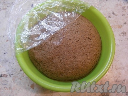 Тесто должно увеличиться в объеме в 1,5-2 раза.
