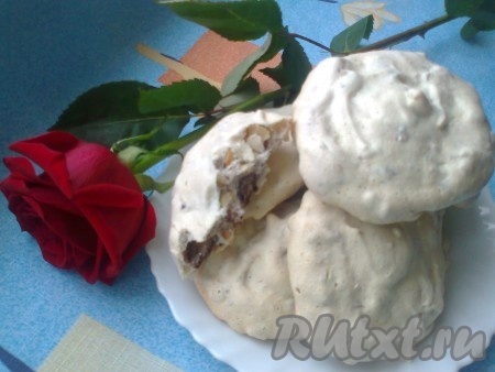 "Забытое" белковое печенье с арахисом и шоколадом