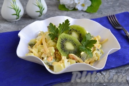 Салат с киви с сыром