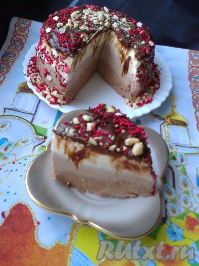Вот так творожная пасха "Три шоколада" выглядит в разрезе.
