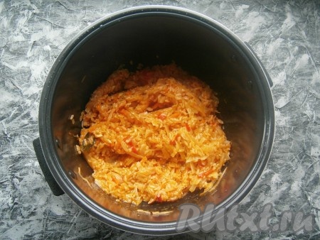 Выставить программу мультиварки "Тушение" на 40 минут, крышку закрыть.
