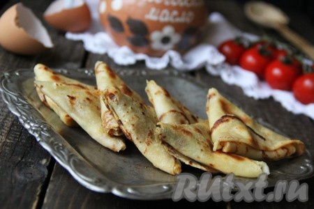 Вот такие аппетитные и очень вкусные блины с творогом и сыром получились.
