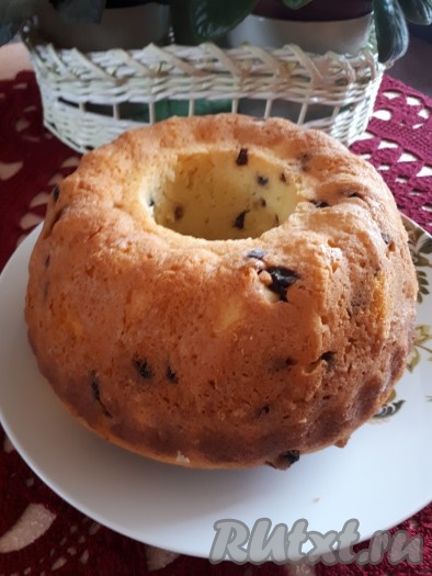 Вот такой красивый, высокий творожный кекс с изюмом получился!