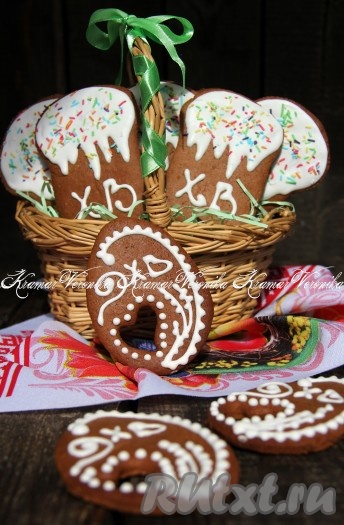 Вот такое красивое, праздничное и очень вкусное&nbsp;пасхальное медовое печенье получилось.
