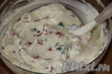 Еще раз перемешать ложкой.
