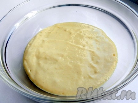 Должно получиться густое, вязкой консистенции тесто.