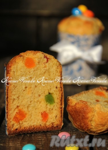 Посмотрите, каким красивым получается в разрезе кулич "Бриошь". Очень вкусная пасхальная выпечка, попробуйте!