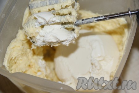 Затем добавить рикотту.
