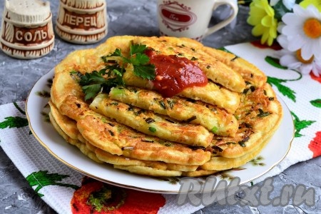 Картофельные лепёшки с зеленью на сковороде