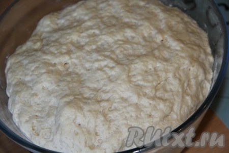 По прошествии часа тесто хорошо поднимется.