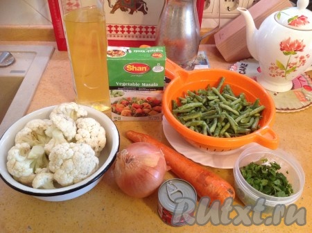 Подготовить необходимые продукты для приготовления рагу из цветной капусты и стручковой фасоли