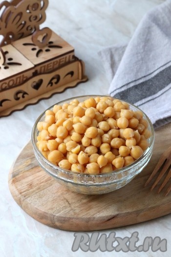 Нут, сваренный в мультиварке, можно использовать для создания разнообразных блюд или же подавать в качестве сытного гарнира.&nbsp;
