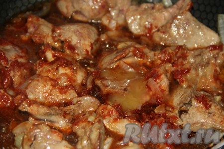 Добавить мёд, ещё раз перемешать.
