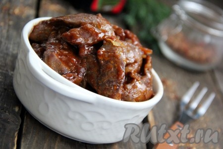 Подать вкусную, нежную и ароматную печень по-турецки к столу с любым гарниром. Такое блюдо по достоинству оценят даже те, кто не очень любит блюда из субпродуктов!
