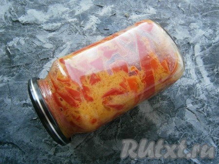 Банку перевернуть и укутать до полного остывания.