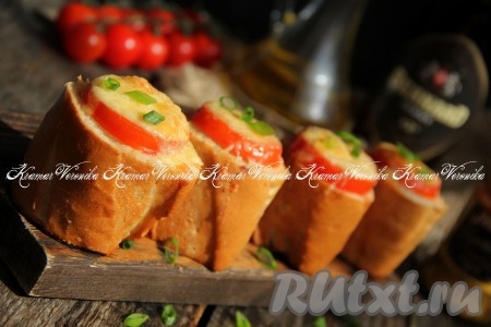 Багет с курицей и сыром в духовке