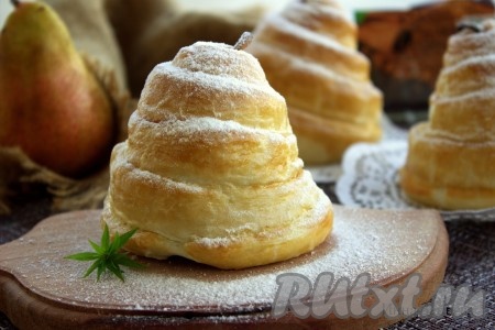 Груши, запечённые в слоёном тесте в духовке