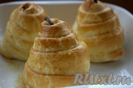 Вот такие аппетитные, вкуснейшие груши, запечённые в слоёном тесте в духовке, у меня получились. Перед подачей дайте остыть.
