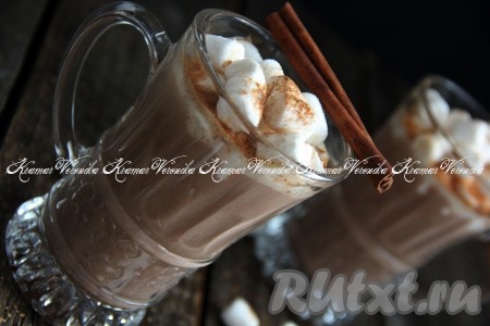 Какао с корицей