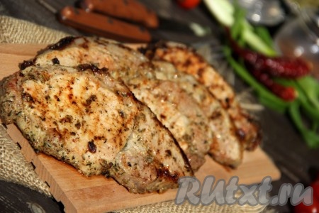 Вот такие аппетитные, очень вкусные и нежные получились стейки из свинины в маринаде с горчицей. Всем советую замариновать шашлык по этому рецепту!
