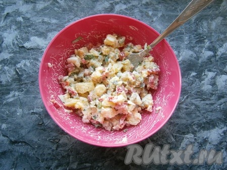 Салат перемешать.