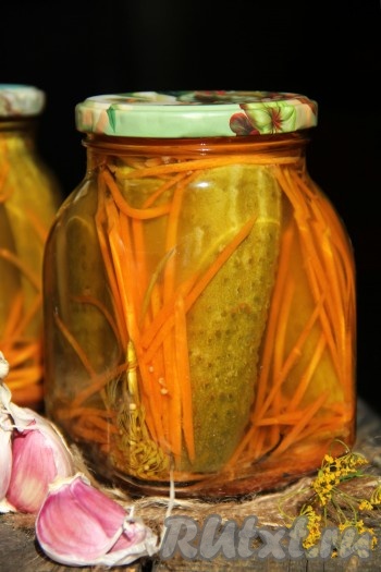 Аппетитные, приятно похрустывающие, очень вкусные огурцы с морковью, маринованные с корейской приправой на зиму, прекрасно разнообразят меню в зимние дни. Всем советую приготовить эту замечательную консервацию!
