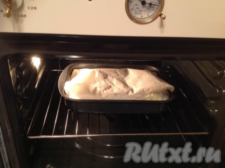 Поставить в разогретую до 180 градусов духовку на 35 минут.
