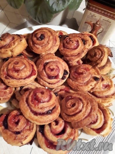 Творожное печенье с джемом "Улиточки"