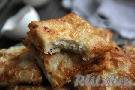 Пирожки из лаваша с фаршем получаются очень сытными и нежными, особенно вкусны они в горячем виде.
