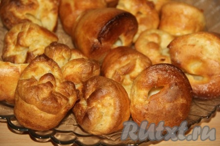 Из этого количества продуктов получается 20 аппетитных, высоких, золотистых выпрыгивающих булочек.

