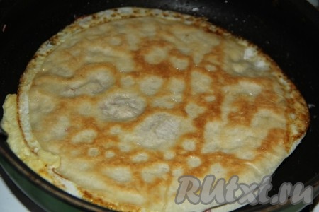 Перевернуть лепёшку на другую сторону.
