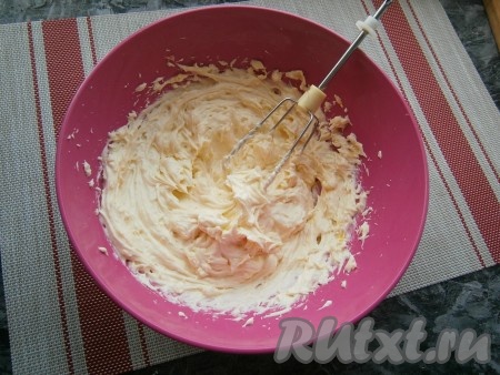 Лимонный крем получится очень вкусным, кисло-сладеньким, достаточно густым и плотным, хорошо держащим форму.
