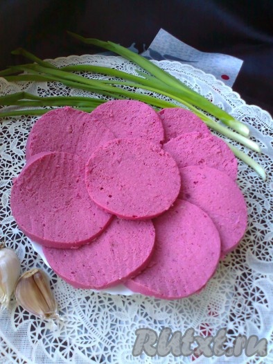 Колбаса из отварного куриного мяса с желатином