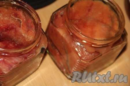 Влить растительное масло.
