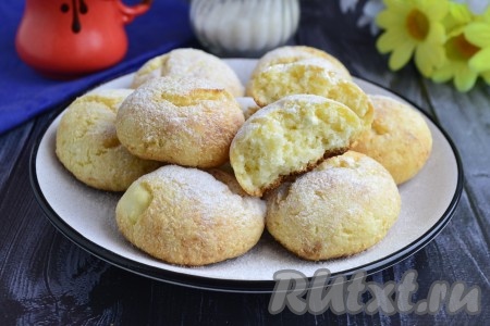 Необычайно вкусное, ароматное, воздушное и нежное творожно-кокосовое печенье можно подавать к чашечке кофе или чая.