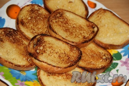 Готовый хлебушек остудить.
