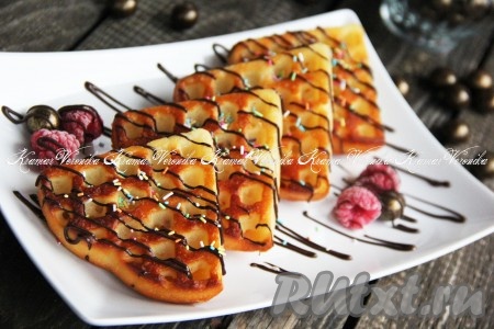 Вафли в силиконовой форме в духовке