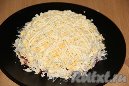 Сделать сетку из майонеза.
