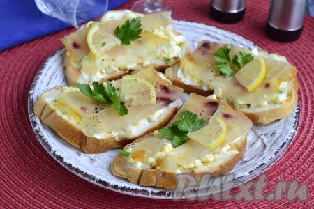 Бутерброды с копчёной рыбой