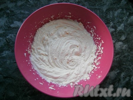 Должен получиться пышный и очень вкусный крем.