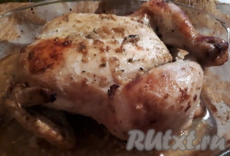 Курица, запечённая целиком с шалфеем и лимоном